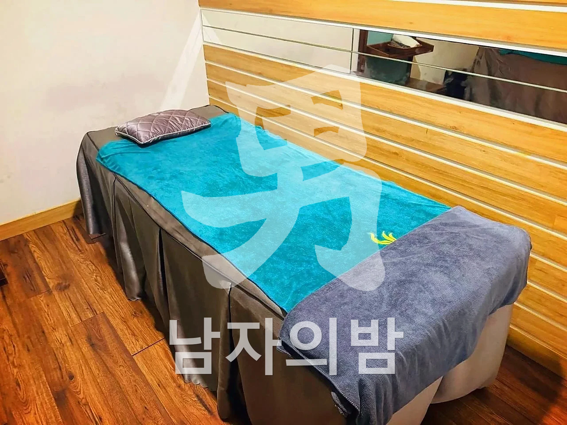 다낭 청룡열차 은은한 조명의 대기 공간