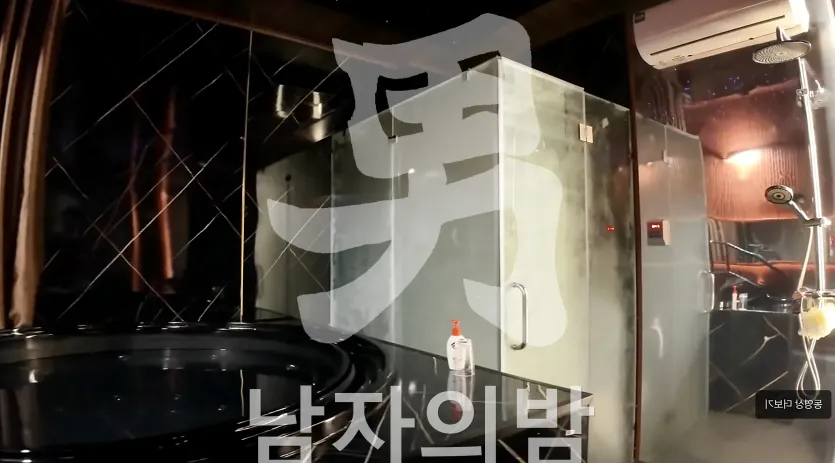 다낭 애플스파 바디 마사지용 침대와 정돈된 침구