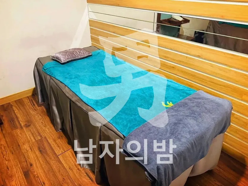 다낭 청룡열차 은은한 조명의 대기 공간