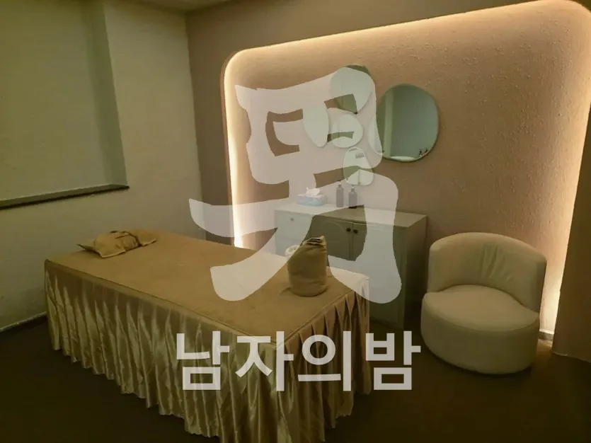 다낭 수사우나 입구와 안내 공간