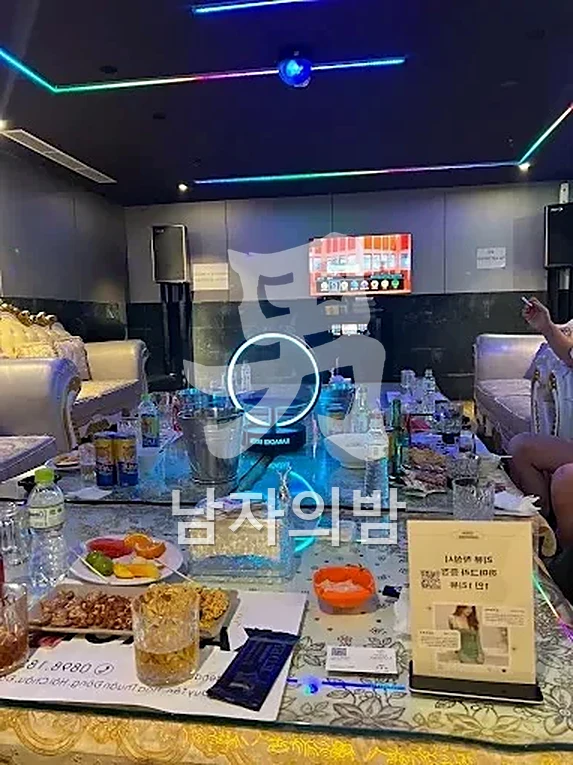 다낭 에덴 가라오케 단체 수용 가능한 넓은 룸
