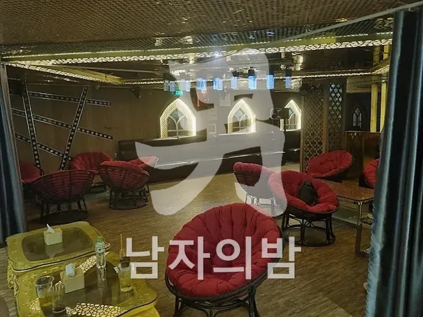 다낭 에덴 가라오케 대형 스크린과 프리미엄 음향