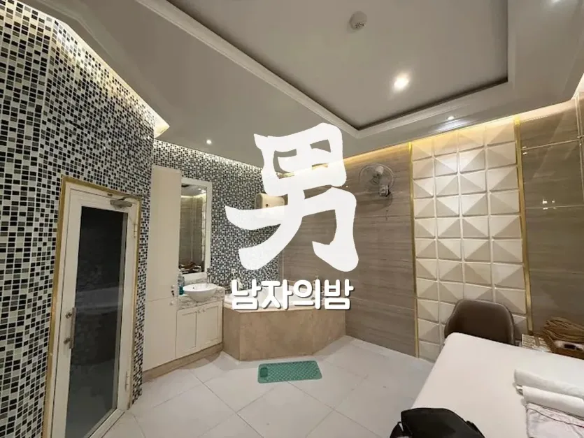 호치민 풍투이 마사지 로비와 내관 분위기