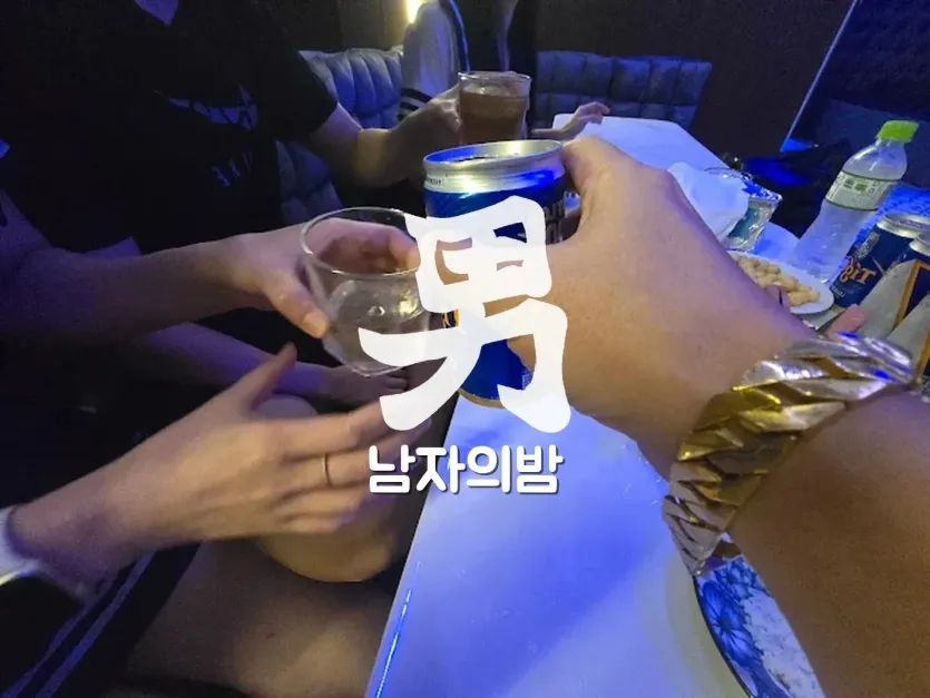하노이 디살롱 마사지 세라복 콘셉트로 꾸민 룸 내부