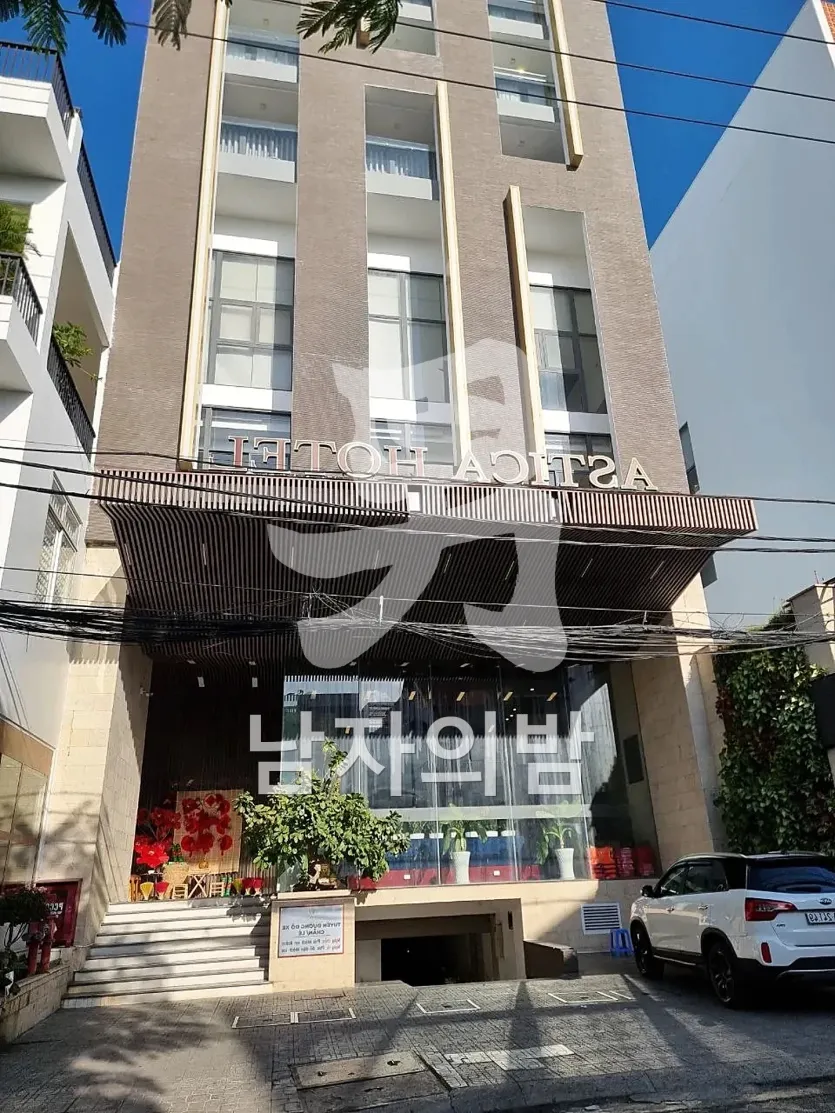 나트랑 클라우드나인 고층 창가에서 내려다본 야경 뷰
