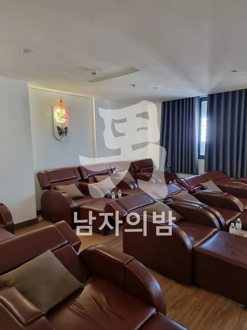나트랑 클라우드나인 프리미엄 룸 침구와 인테리어 디테일