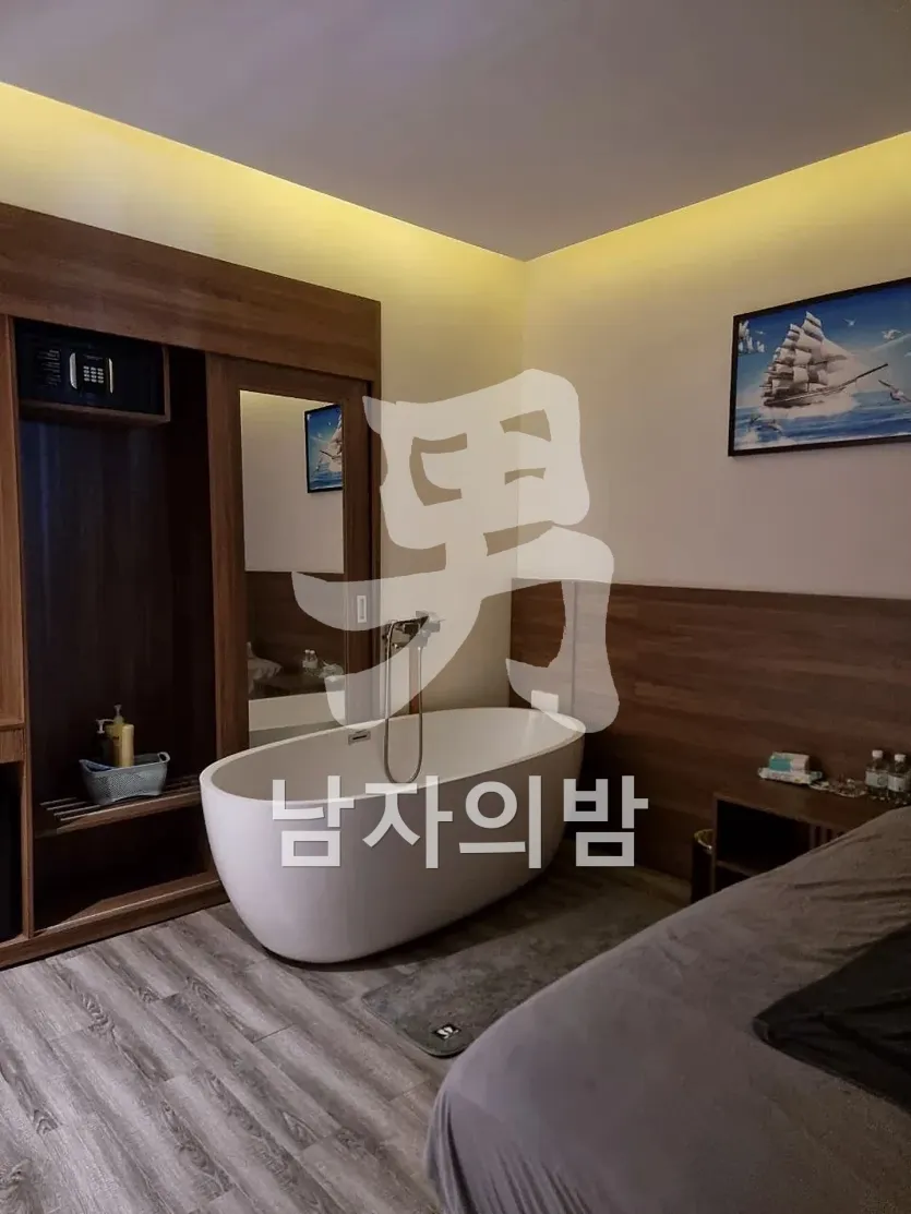 나트랑 클라우드나인 Astica 호텔 외관과 진입로
