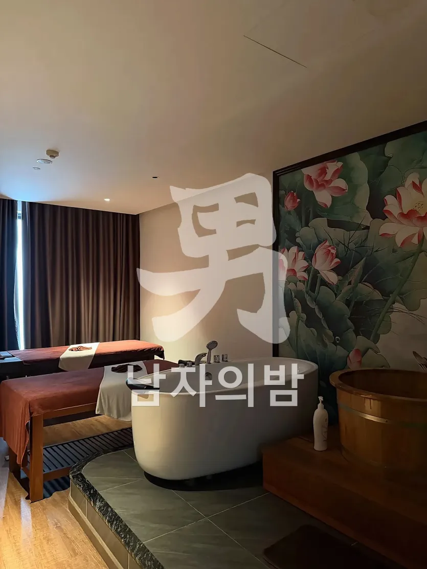 나트랑 황제 스파 차분한 톤의 프라이빗 룸 전경