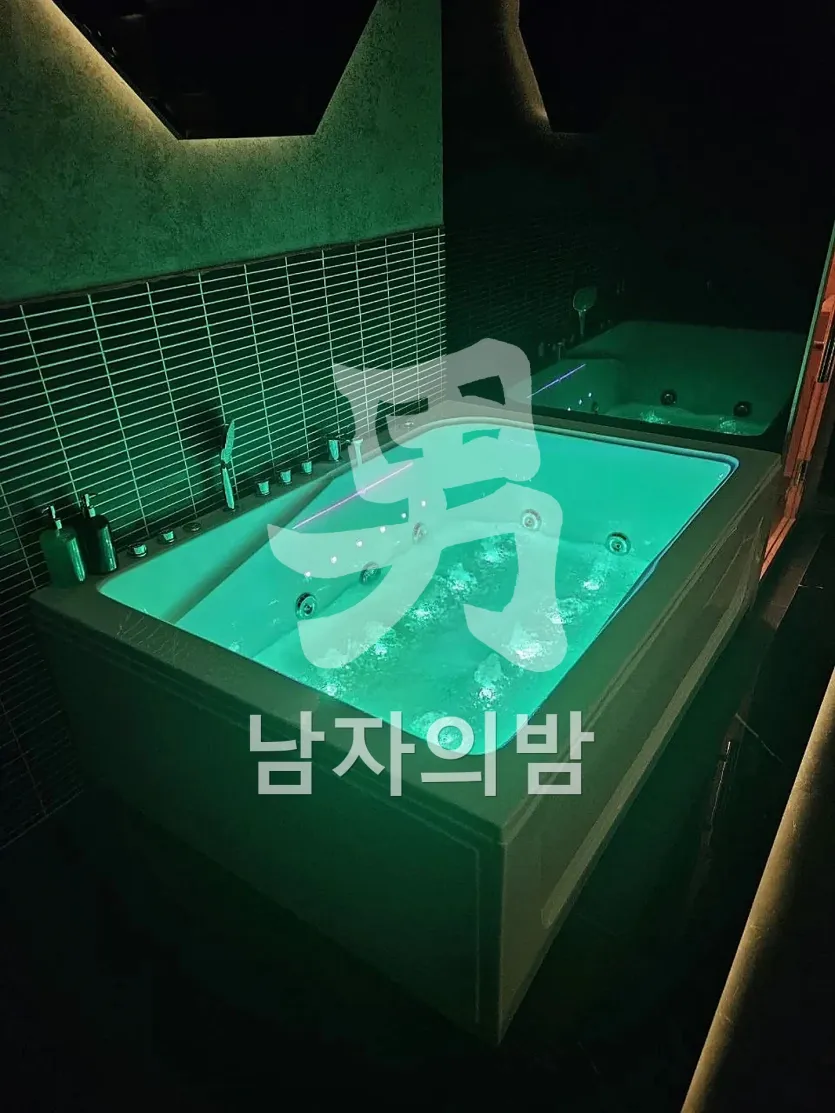 나트랑 나우 스파 로비 조명과 인테리어 분위기
