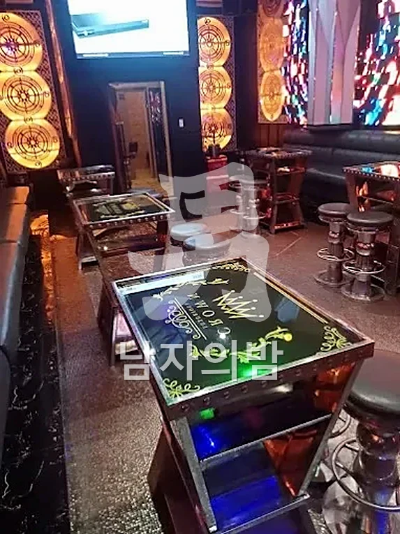 나트랑 크라운 가라오케 아늑한 룸 전체 분위기