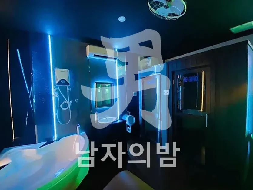 푸꾸옥 황궁 품격 있는 입구 전경
